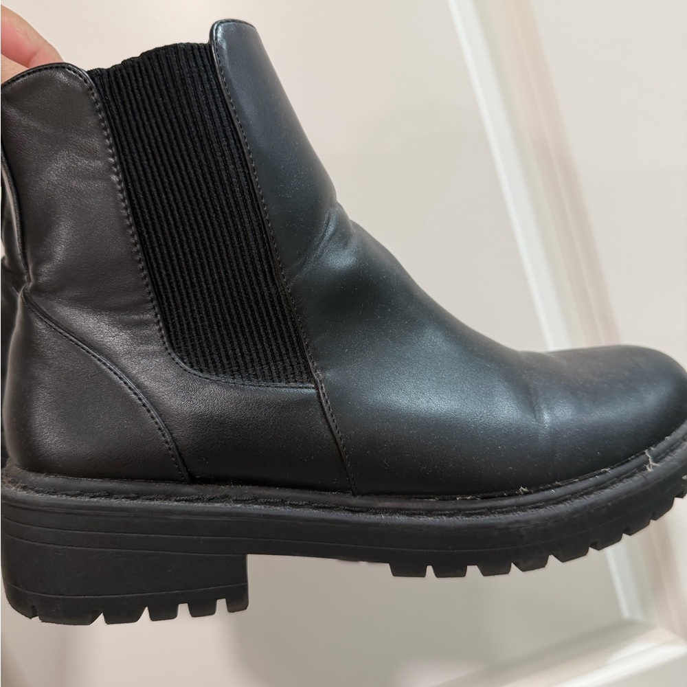Black Chelsea Lug Sole Ankle Boots - Women